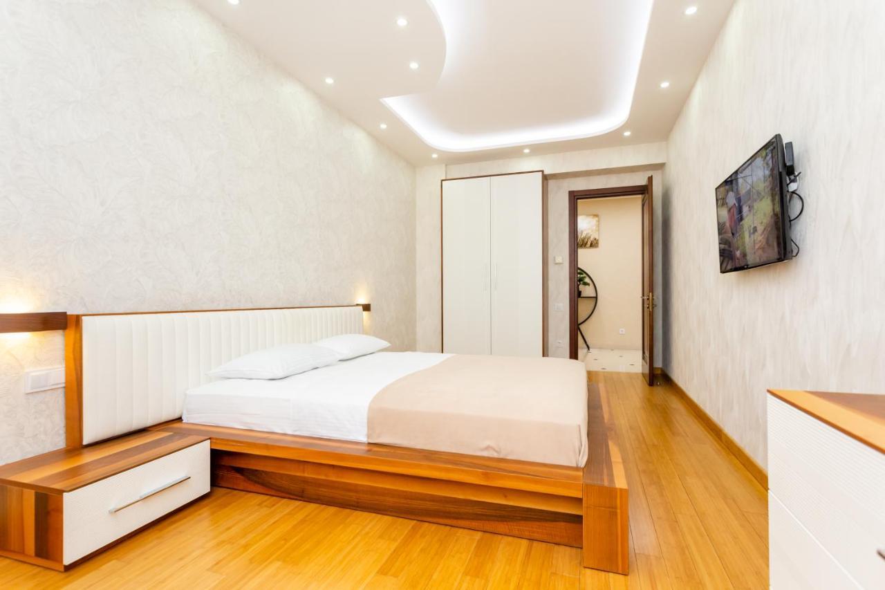 Central Cozy 3Bd-2Bath Apartment Tbilisi Exterior photo